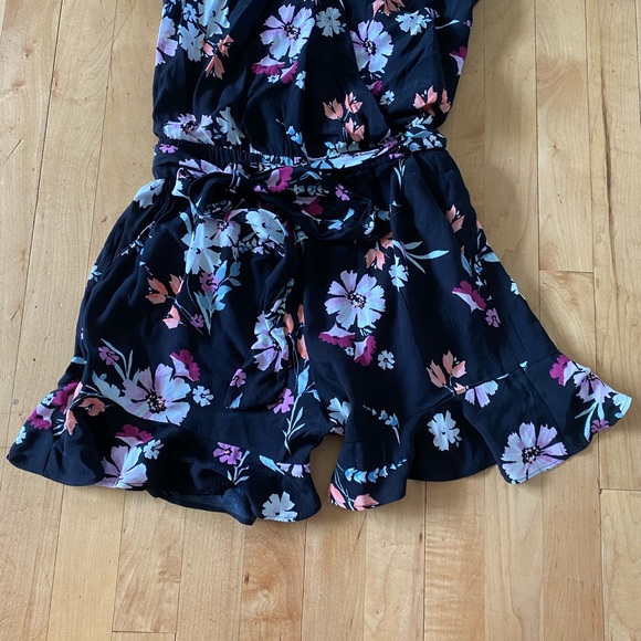 Loft Black Floral Romper - Picture 5 of 8